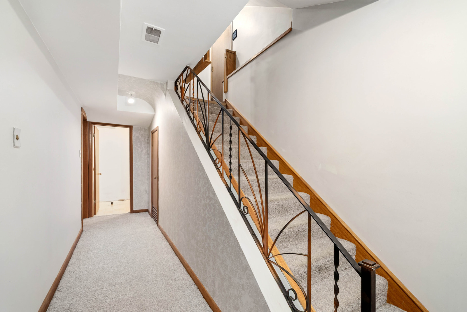 Upper Hallway & Staircase
